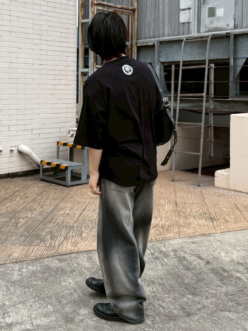 taigaさんの「tk.TAKEO KIKUCHI｜バレルシルエットパンツ（デニム＆カラーパンツ）」を使ったコーディネート