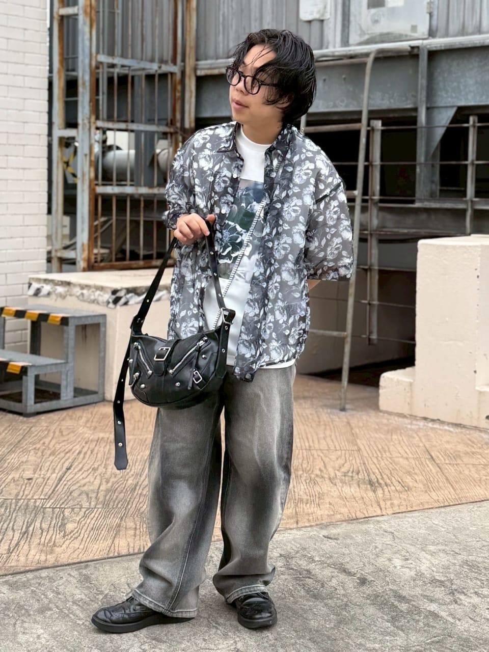 taigaさんの「tk.TAKEO KIKUCHI｜バレルシルエットパンツ（デニム＆カラーパンツ）」を使ったコーディネート