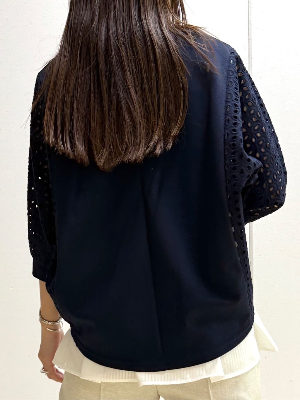 mamiさんの「INDIVI｜【洗える／レイヤードにも活躍】ペプラムインナートップス」を使ったコーディネート