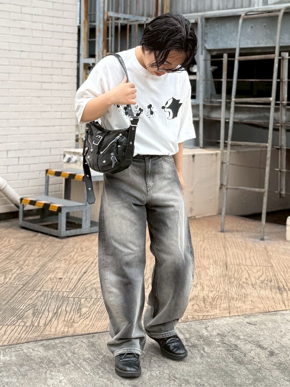 taigaさんの「tk.TAKEO KIKUCHI｜バレルシルエットパンツ（デニム＆カラーパンツ）」を使ったコーディネート