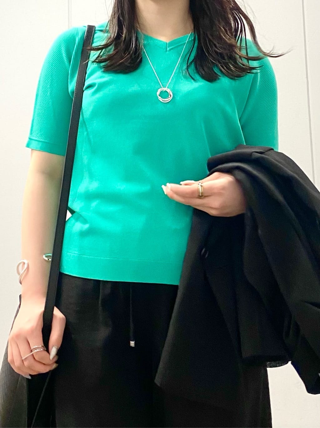 misakiさんの「INDIVI｜【洗える／UVケア／SETUP可能】ドロストワイドパンツ」を使ったコーディネート