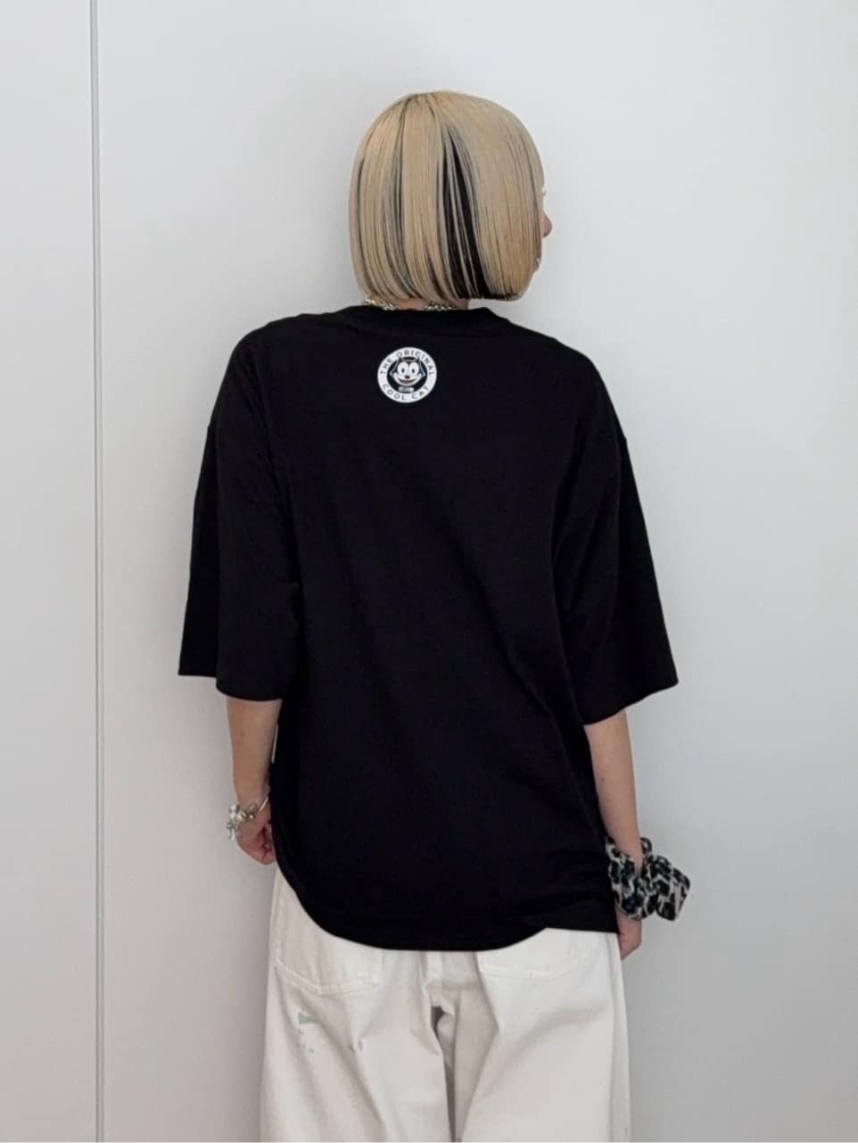 川本葵さんの「tk.TAKEO KIKUCHI｜バレルシルエットパンツ（デニム＆カラーパンツ）」を使ったコーディネート