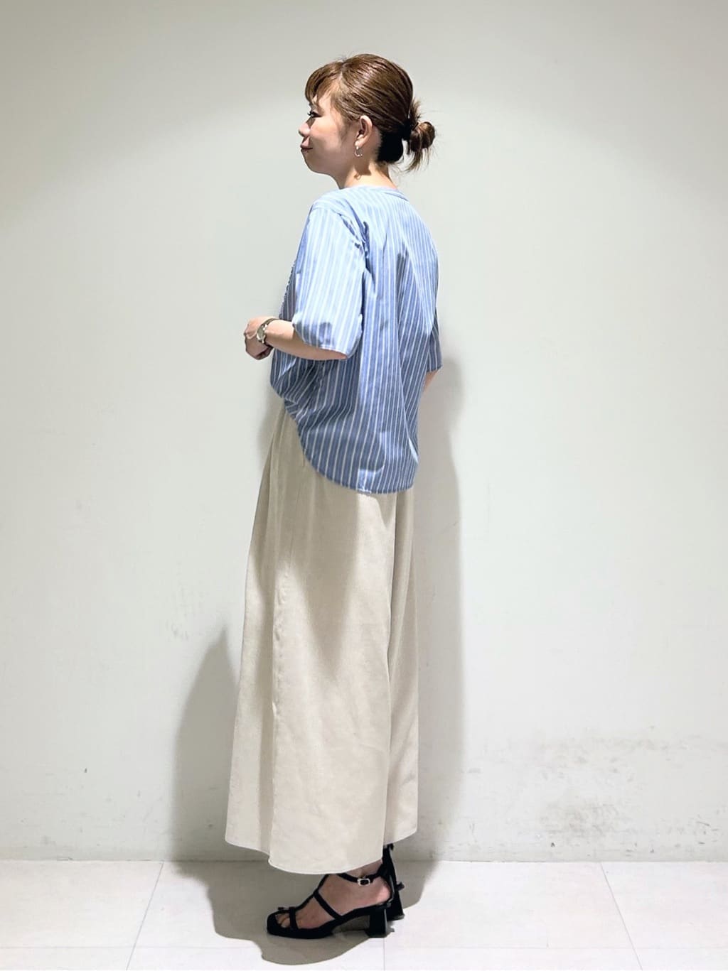 tsuyuさんの「INDIVI｜【洗える】胸元タックフリルブラウス」を使ったコーディネート