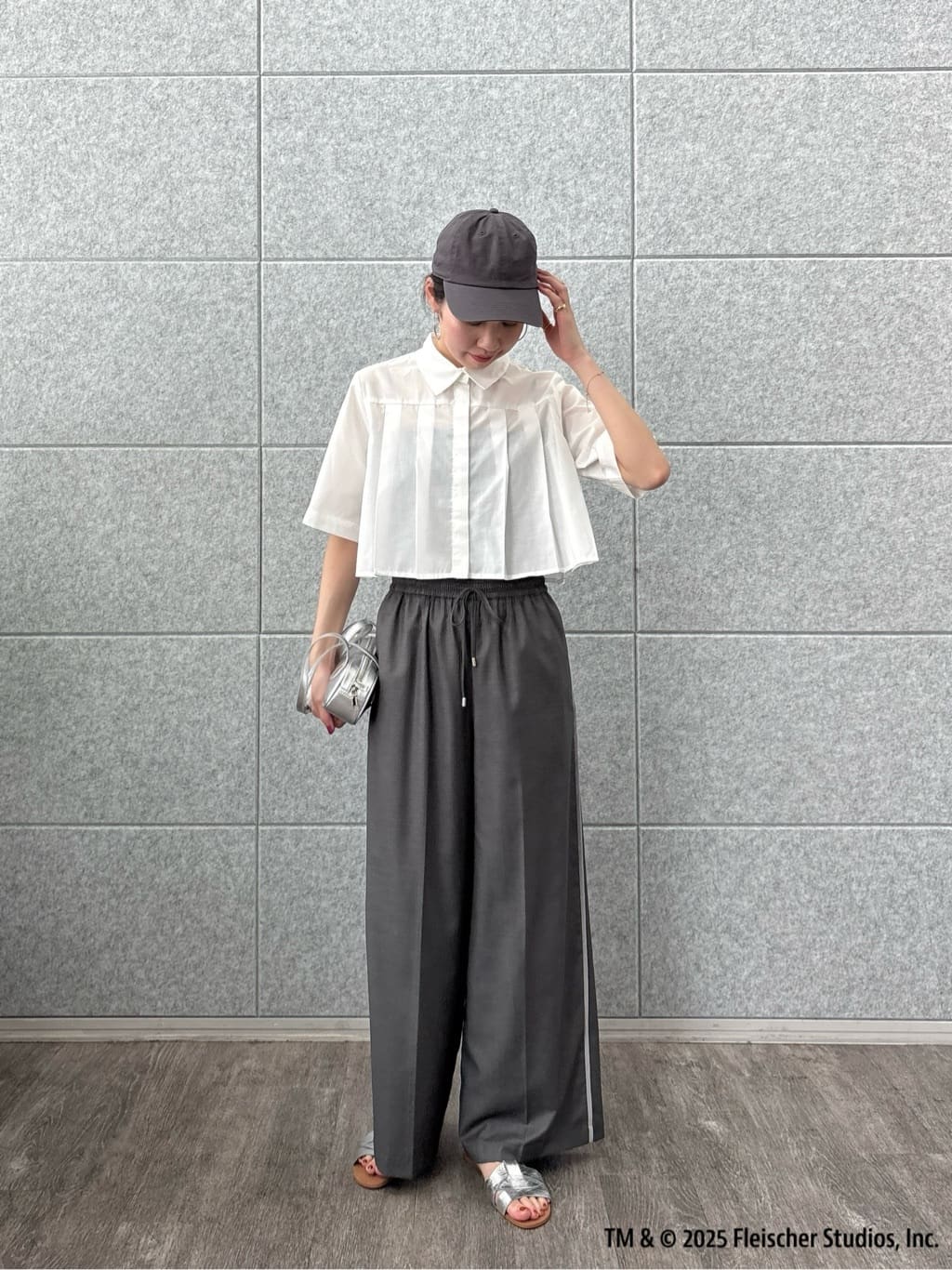 ひなさんの「INDIVI｜【セットアップ可能】サキソニーサイドラインパンツ」を使ったコーディネート