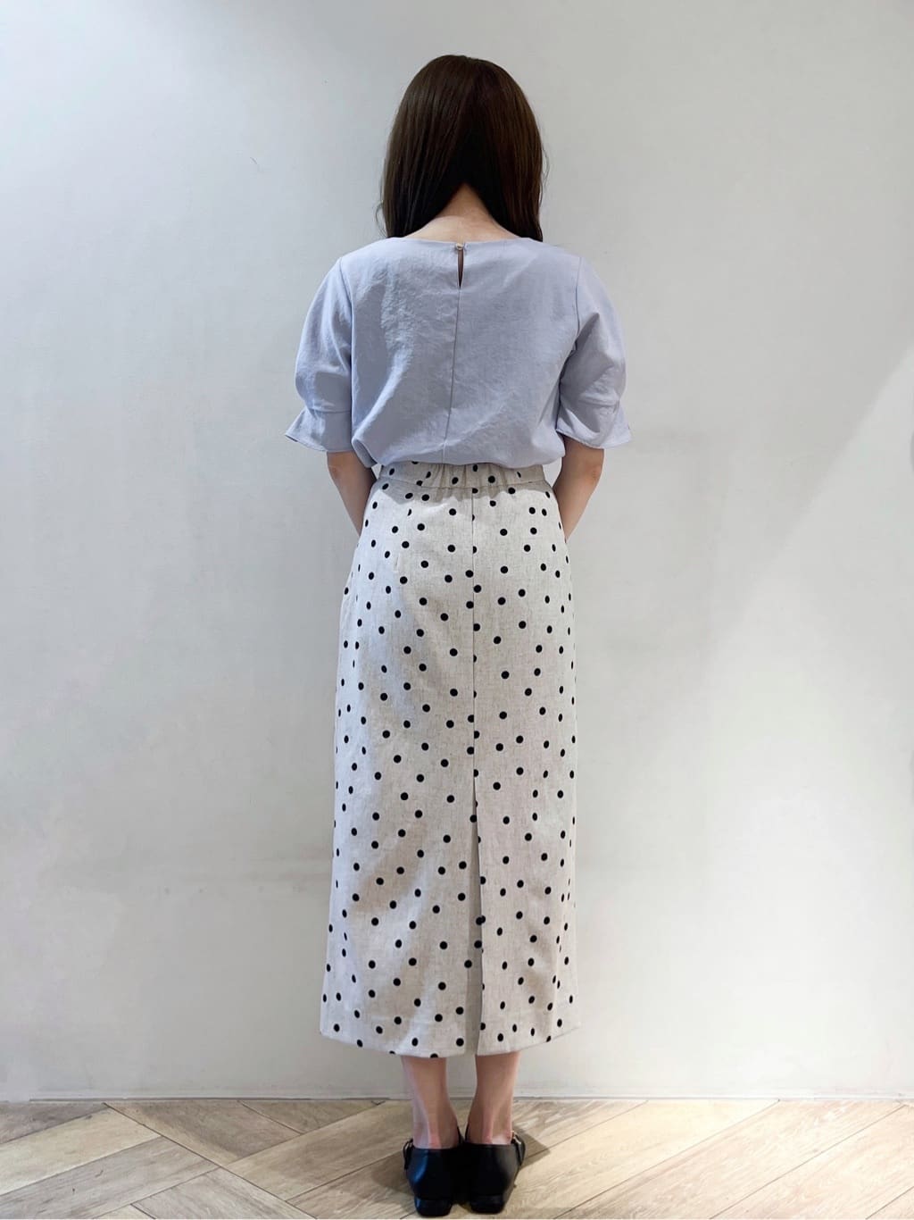 nanaさんの「index｜《8色展開／XS-LLサイズ》タックパフスリーブブラウス【洗濯機洗い可／吸水速乾／防シワ／抗ピル】」を使ったコーディネート