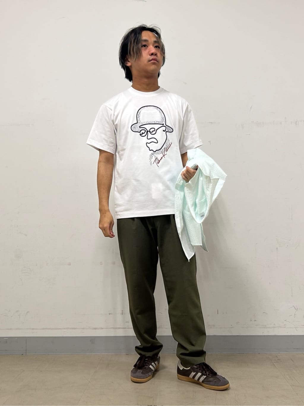 Hiroさんの「TAKEO KIKUCHI｜◆【Sサイズ～】フェイスロープ刺繍 天竺Tシャツ」を使ったコーディネート