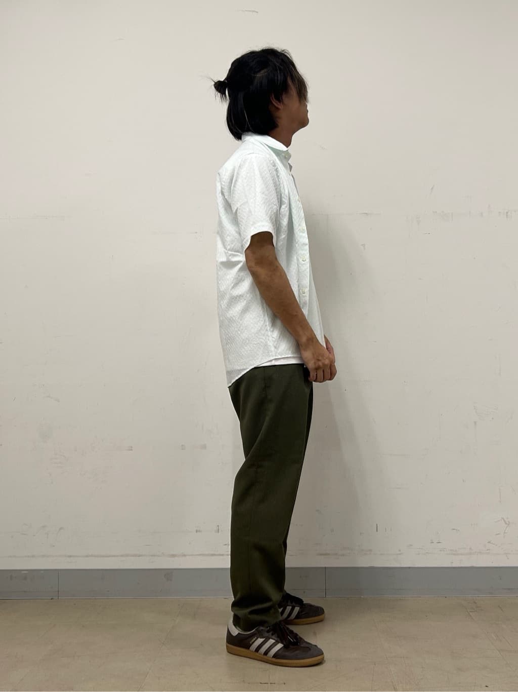 Hiroさんの「TAKEO KIKUCHI｜◆【Sサイズ～】フェイスロープ刺繍 天竺Tシャツ」を使ったコーディネート