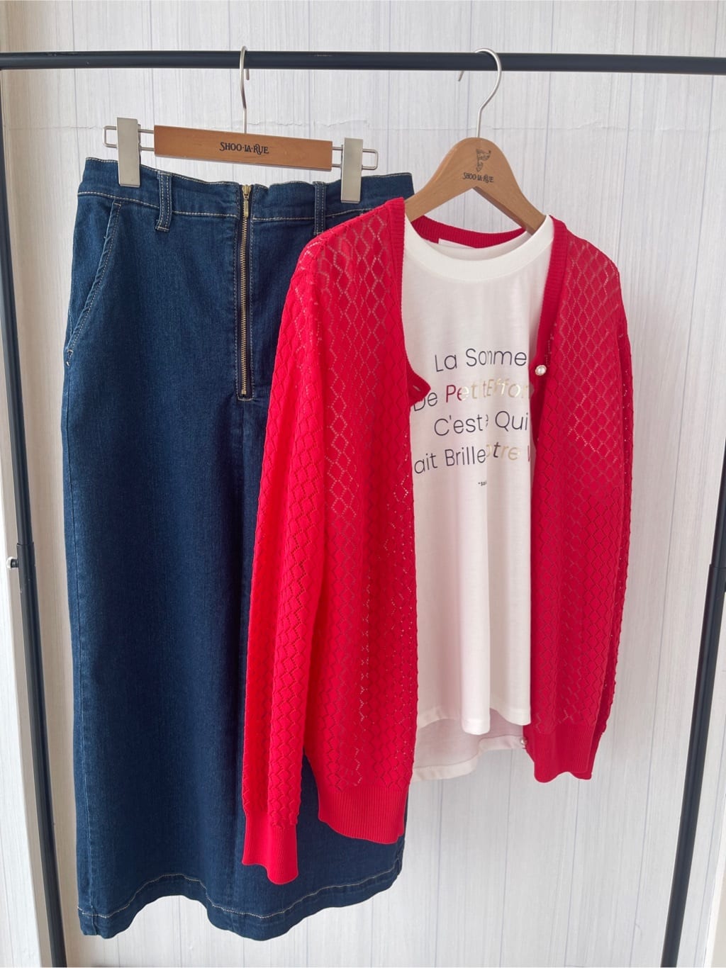 ほうじ茶さんの「SHOO･LA･RUE｜【S-LL】透かし編みが大人上品 マルチボタンニットカーディガン」を使ったコーディネート