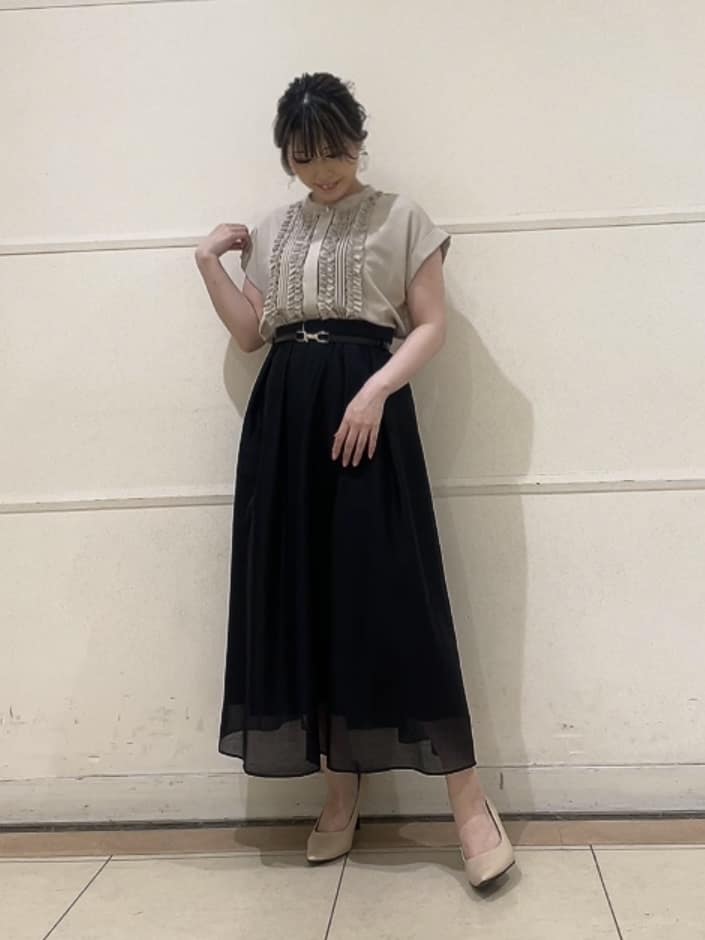 watanabeさんの「UNTITLED｜【後ろウエストゴム/洗える】シアーフレアースカート」を使ったコーディネート