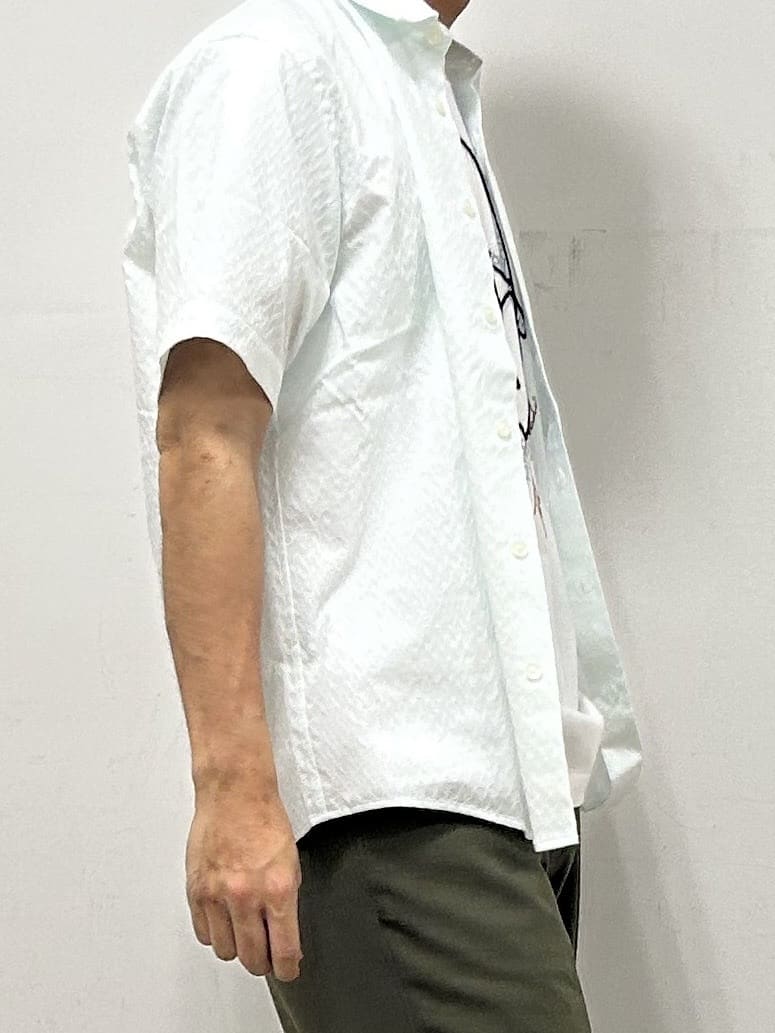 Hiroさんの「TAKEO KIKUCHI｜◆【Sサイズ～】フェイスロープ刺繍 天竺Tシャツ」を使ったコーディネート