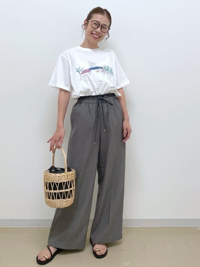 Akiさんの「OPAQUE.CLIP｜風景イラストプリントTシャツ」を使ったコーディネート