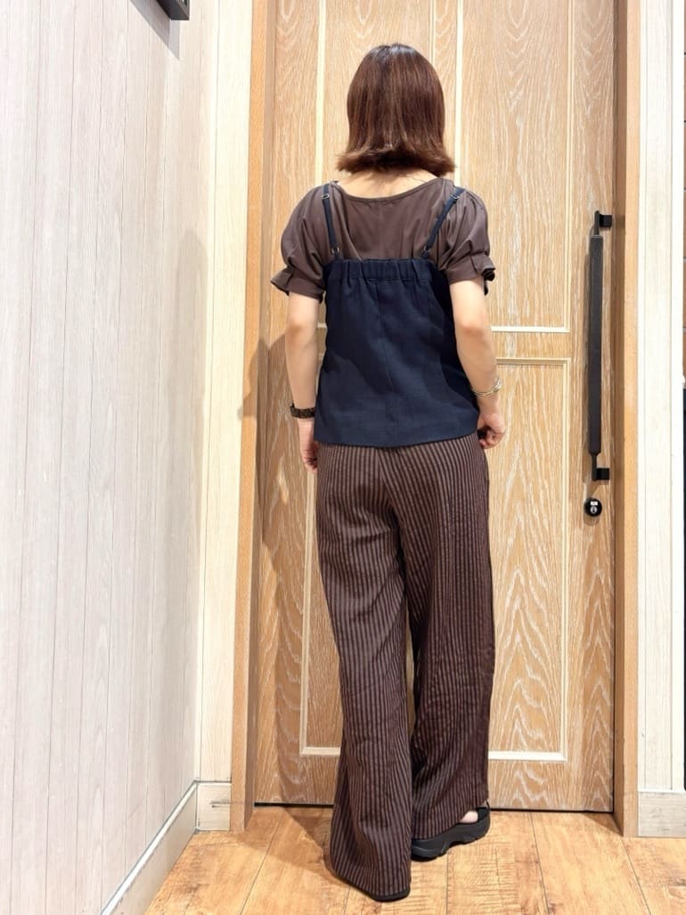 meiさんの「SHOO･LA･RUE｜【S-LL/UV/プチプラ】お袖タックで好印象 デザインTシャツ」を使ったコーディネート
