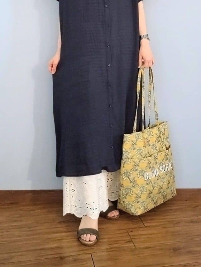 miomioさんの「SHOO･LA･RUE｜【S-LL】華やかさをプラスする 裾刺繍ストレートパンツ」を使ったコーディネート