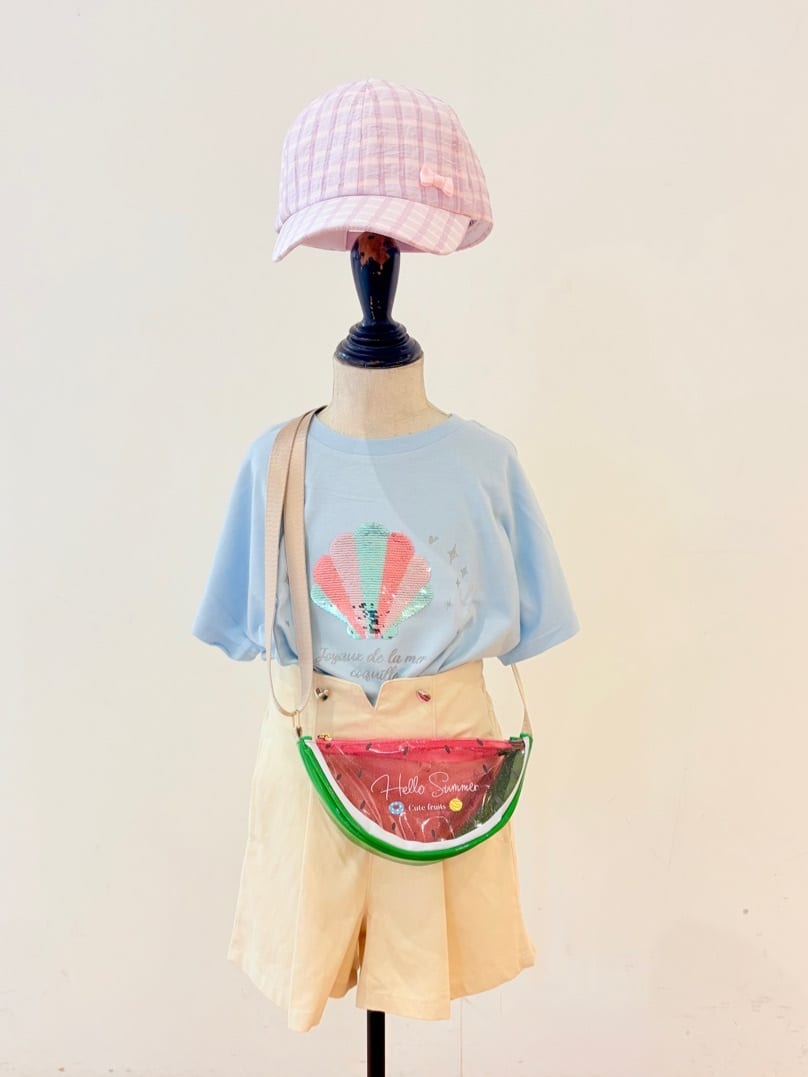 haruさんの「SHOO･LA･RUE｜◆【100-150cm/ひんやり】スパンコールモチーフTシャツ」を使ったコーディネート