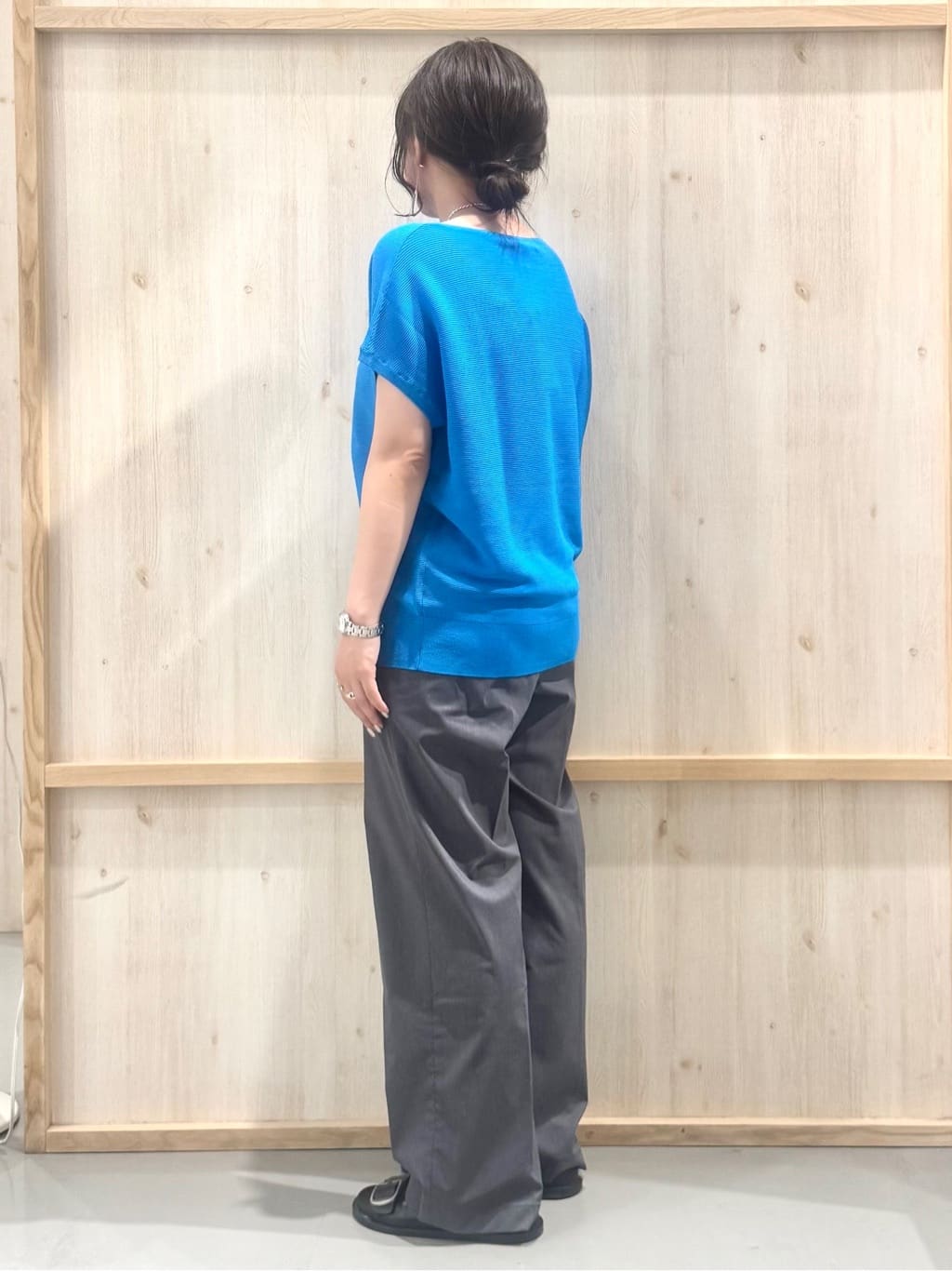 nanaさんの「THE SHOP TK｜【6色展開】さらさらフレンチニット【毛玉になりにくい/洗濯機OK】」を使ったコーディネート