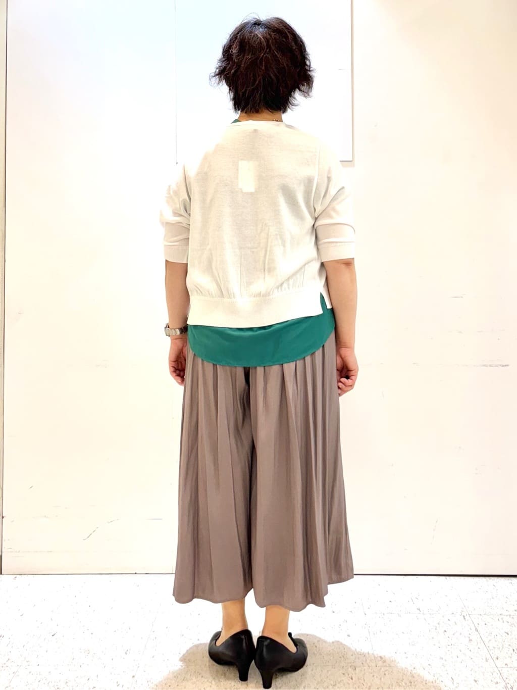 ヤスコさんの「Reflect｜【ウエストゴム仕様／長く着られる◎】スカーチョパンツ」を使ったコーディネート