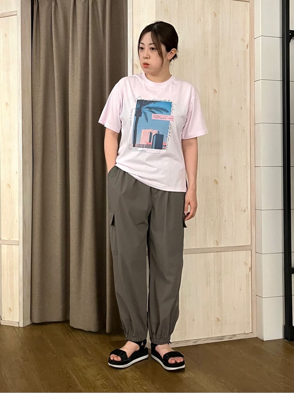 aiさんの「THE SHOP TK｜フォトアソートTシャツ【接触冷感/UV/毛玉になりにくい/洗濯機OK】」を使ったコーディネート