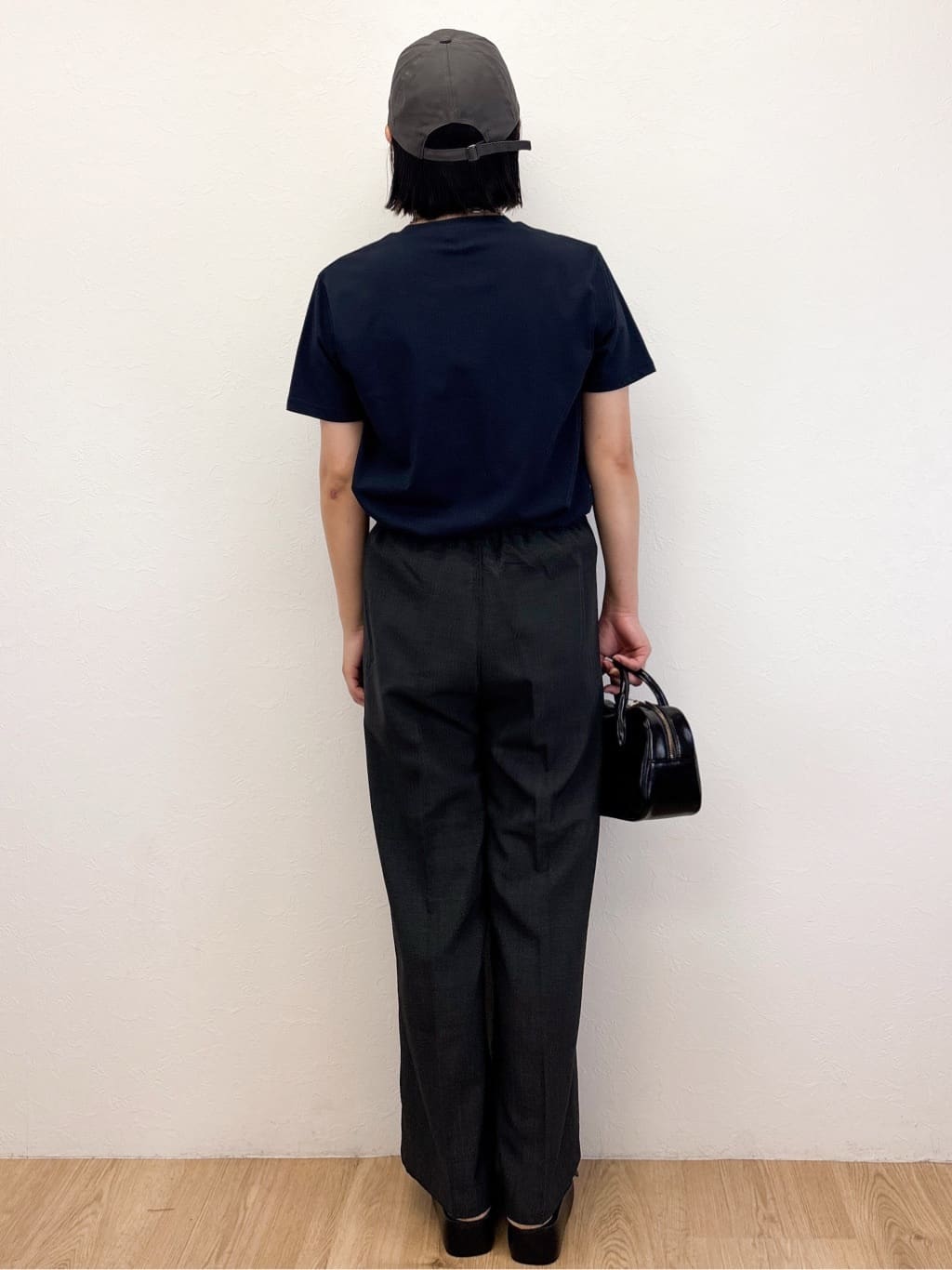 Takeさんの「OPAQUE.CLIP｜ロゴプリントTシャツ【洗濯機洗い可】」を使ったコーディネート