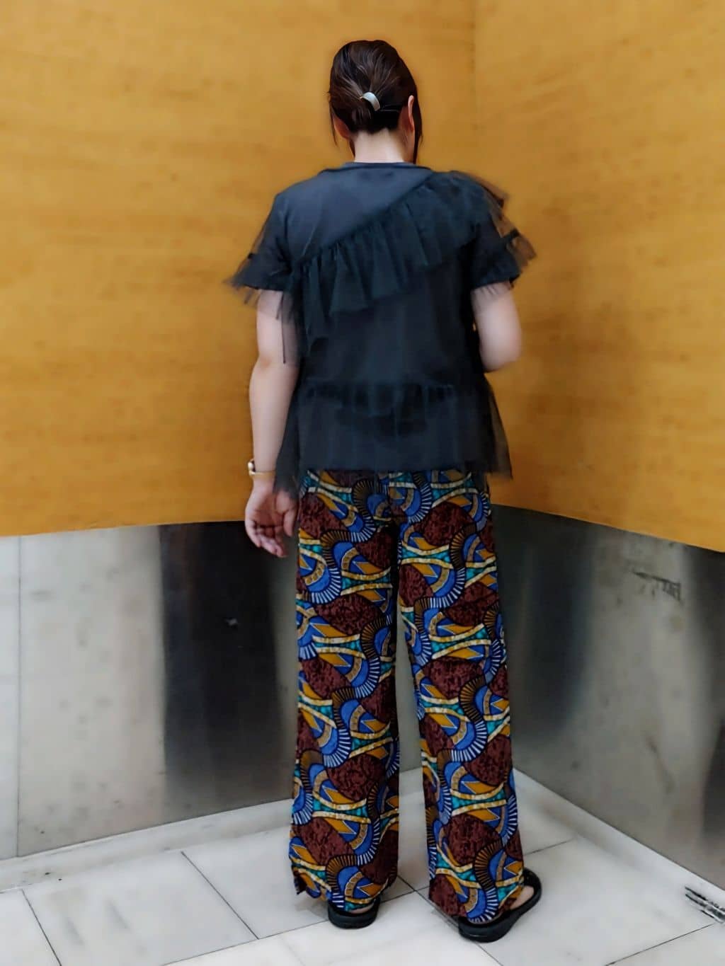 rokoさんの「THE SHOP TK｜【セットアイテム】チュール&times;ロゴTシャツ/洗える」を使ったコーディネート