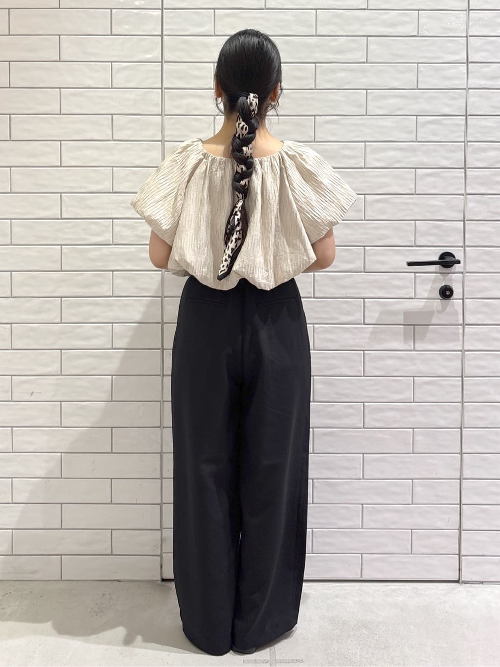 ayumiさんの「OPAQUE.CLIP｜ふくれジャカードバルーンブラウス【洗濯機洗い可】」を使ったコーディネート
