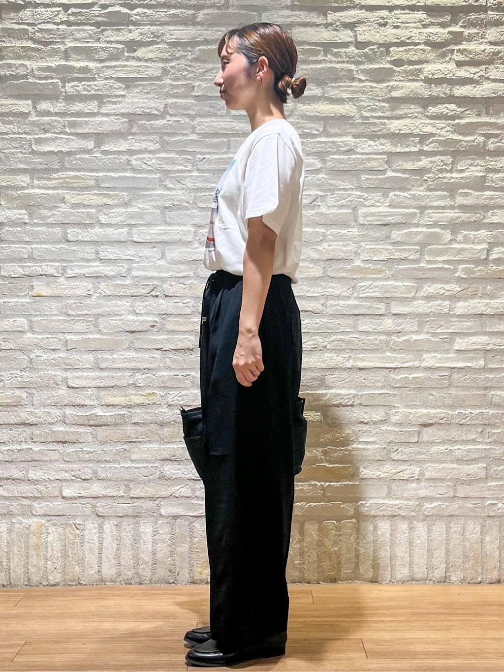 さくらさんの「OPAQUE.CLIP｜風景イラストプリントTシャツ」を使ったコーディネート