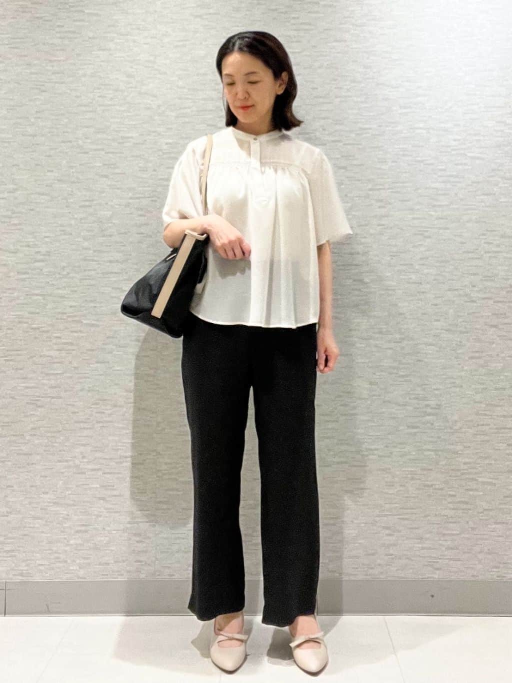 marikoさんの「Reflect｜【選べる5色◎／マシンウォッシュ可】シャーリングデザインブラウス」を使ったコーディネート