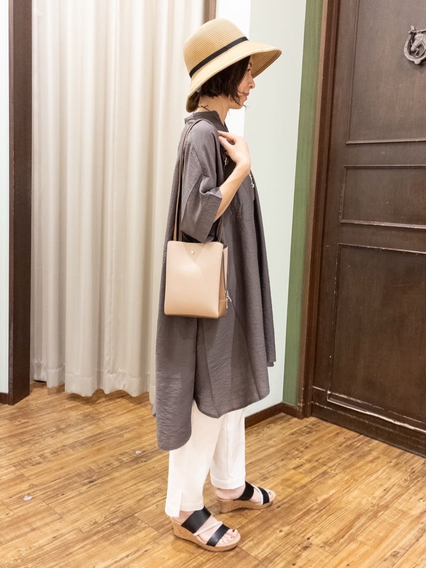 yukaさんの「SHOO･LA･RUE｜【S-LL/ひんやり】きれいめにもカジュアルにも サブリナパンツ」を使ったコーディネート