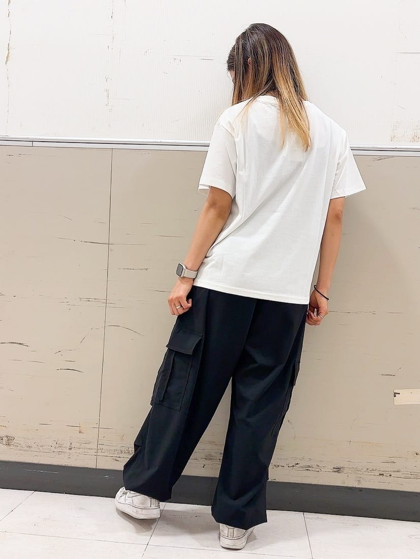 もえさんの「SHOO･LA･RUE｜【S-LL/ひんやり/UV】選べる6柄でそれぞれ欲しくなる プリントTシャツ」を使ったコーディネート