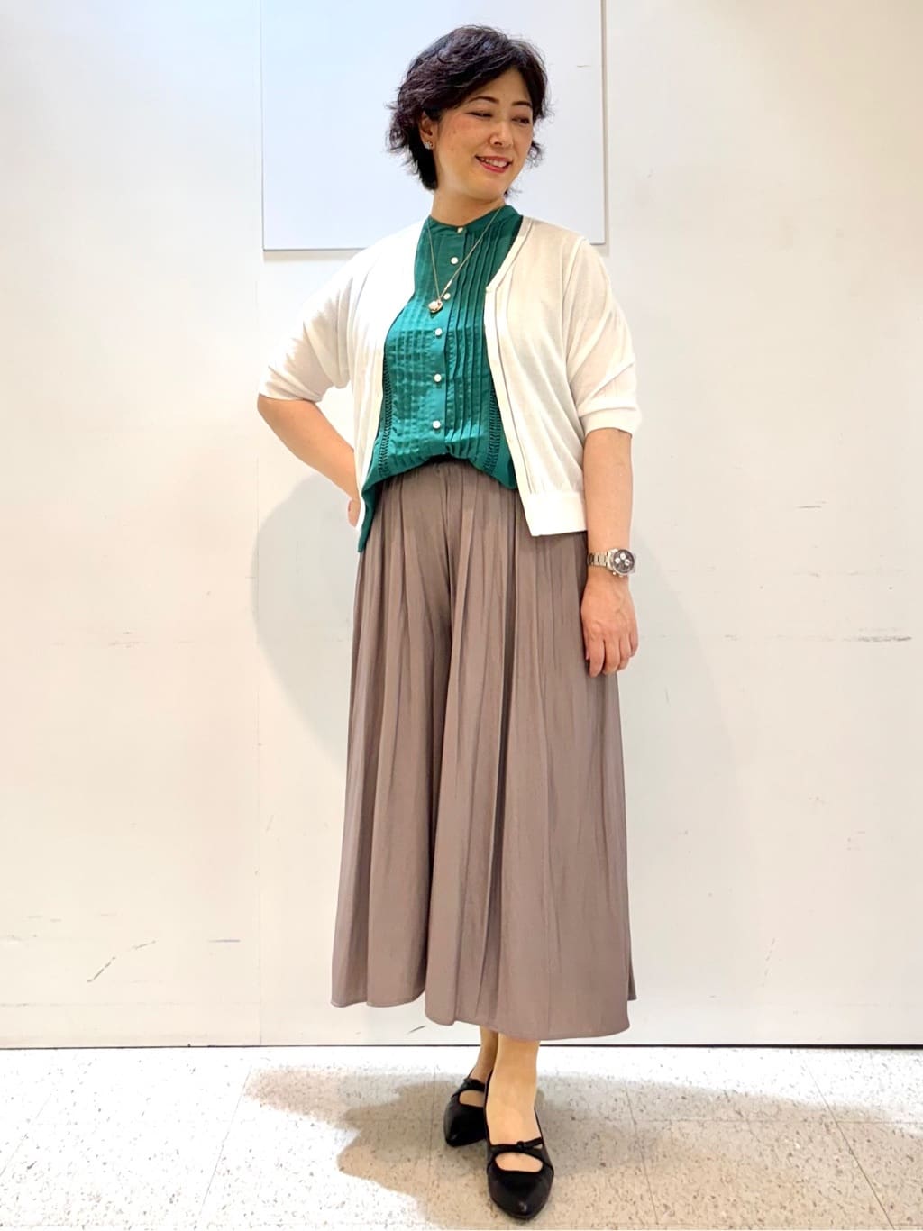 ヤスコさんの「Reflect｜【ウエストゴム仕様／長く着られる◎】スカーチョパンツ」を使ったコーディネート