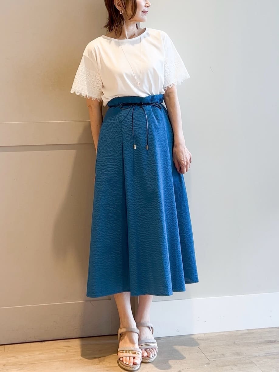 yamakoさんの「grove｜【洗える/二の腕カバー】上品なレースで叶える、きちんと見えの夏Tシャツ」を使ったコーディネート