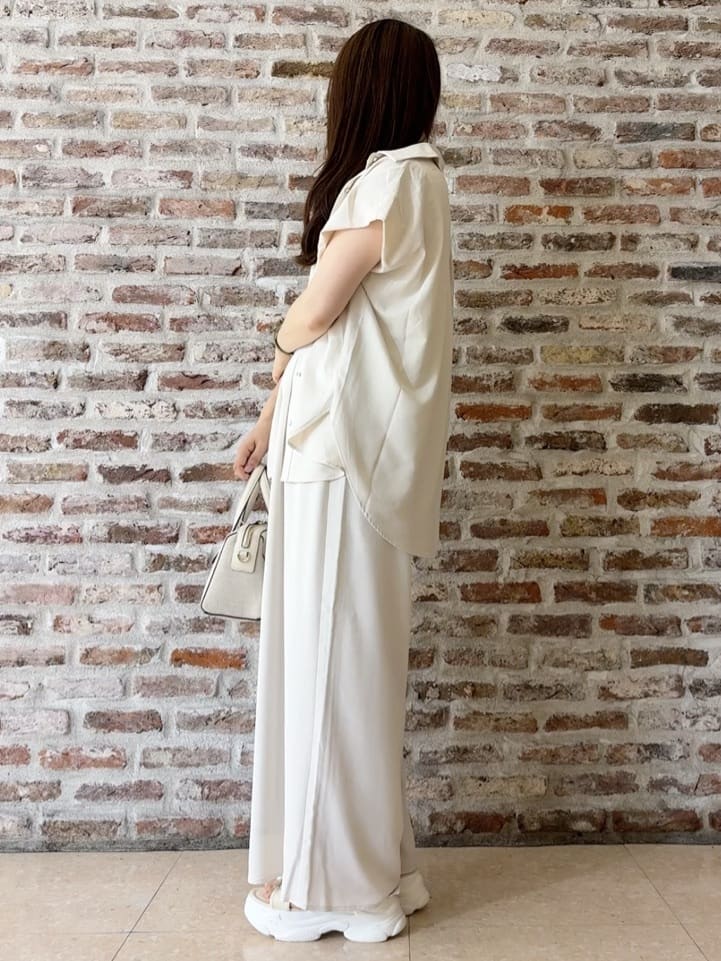 tokiさんの「THE SHOP TK｜コットンライクブラウス【接触冷感/洗濯機OK/UV/セットアップ可】」を使ったコーディネート