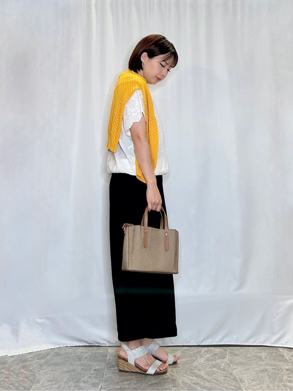 ネリさんの「SHOO･LA･RUE｜スカラップ刺繍レースが目を惹く ドルマントップス」を使ったコーディネート