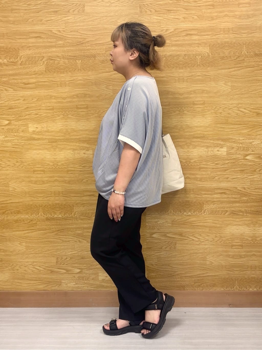 ぁむさんの「SHOO･LA･RUE｜【ひんやり/UV】高気温でも快適に インせず決まるドルマントップス」を使ったコーディネート