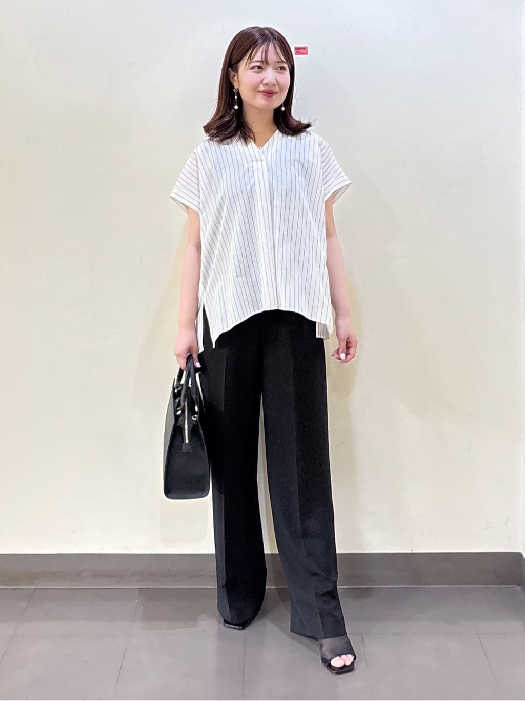 いくみさんの「UNTITLED｜【洗える/スキッパー】フレンチスリーブシアーブラウス」を使ったコーディネート