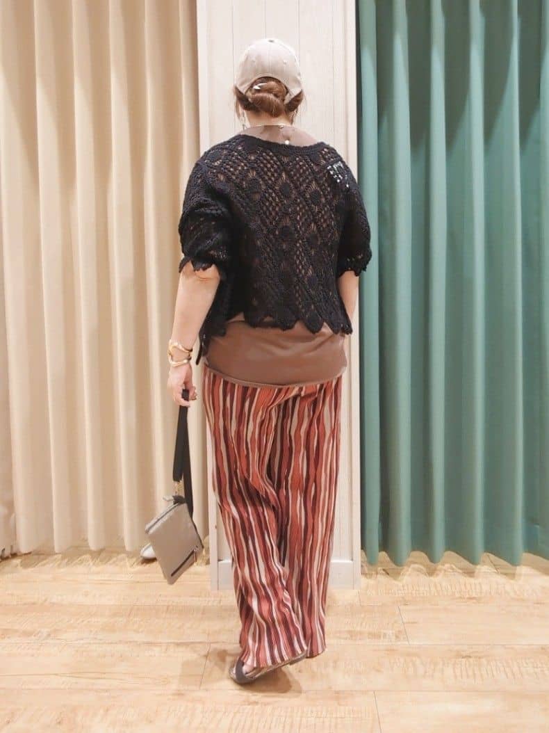 タガさんの「SHOO･LA･RUE｜【2WAY】大人のほんのり甘いスタイルに クロシェレースカーディガン」を使ったコーディネート