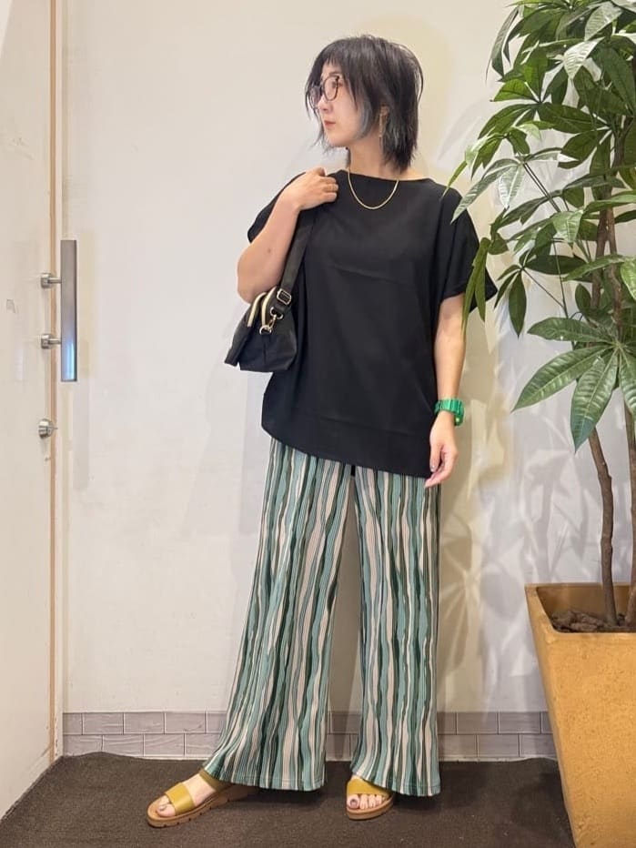 misakiさんの「SHOO･LA･RUE｜【S-LL/ひんやり/洗濯後しわになりにくい】インせず決まる はしごレースドルマンブラウス」を使ったコーディネート