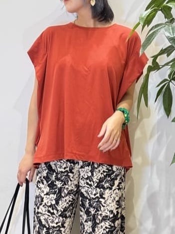 misakiさんの「SHOO･LA･RUE｜【S-LL/ひんやり/UV】二の腕をきれいにカバー ショルダータックトップス」を使ったコーディネート