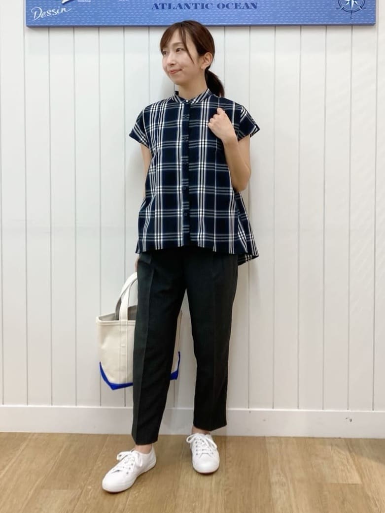 yoshiさんの「Dessin｜【ウエストゴム・洗える】センターライン入りテーパードパンツ（XS～L）」を使ったコーディネート