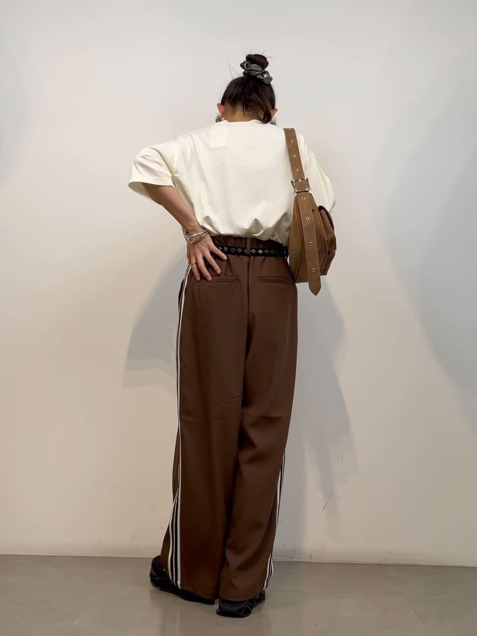 リンナさんの「TAKEO KIKUCHI｜ヴィンテージライクスタッズTシャツ」を使ったコーディネート