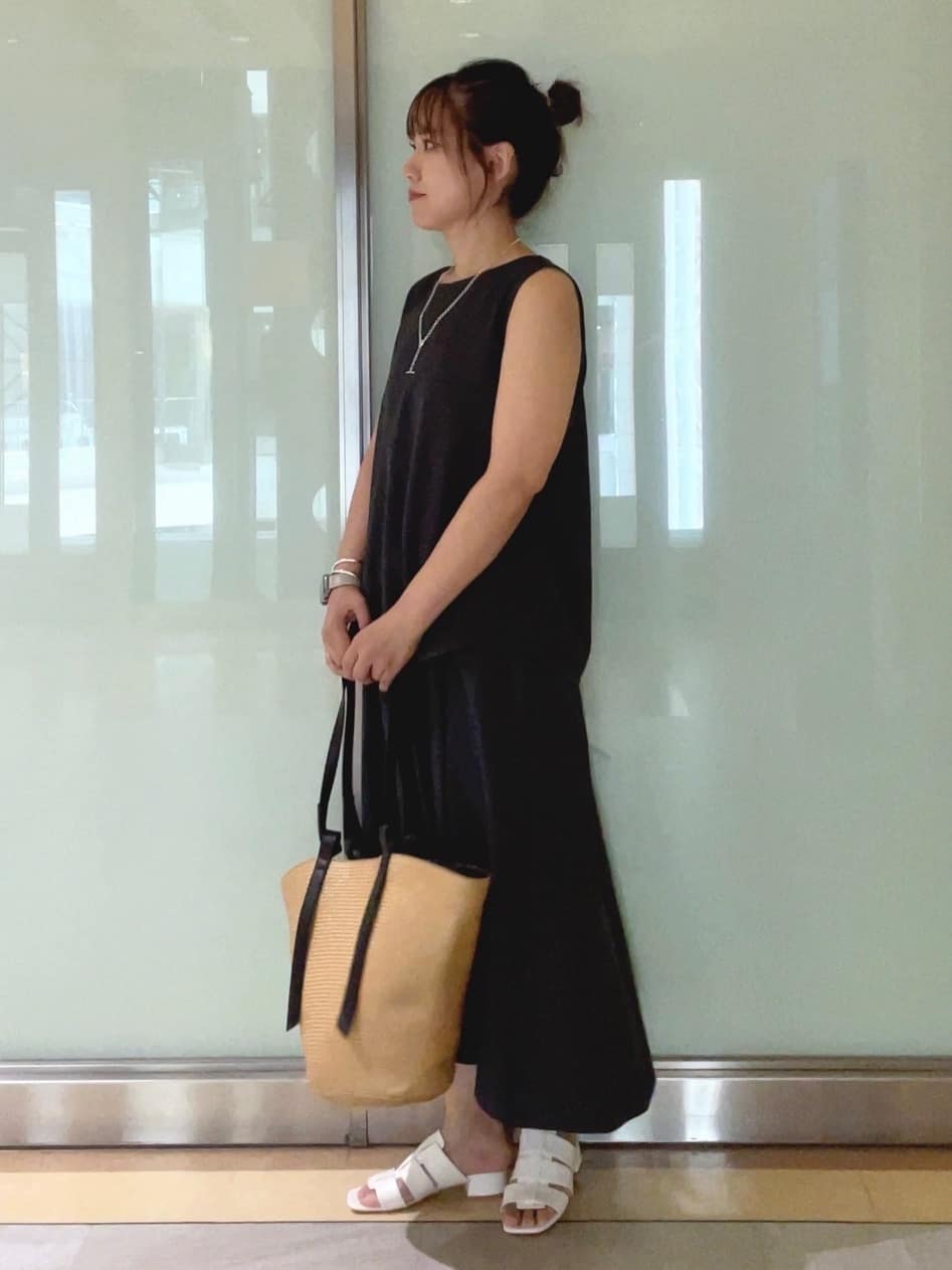 mayutaさんの「INDIVI｜【UVケア】エアリージョーゼット キャミワンピース」を使ったコーディネート