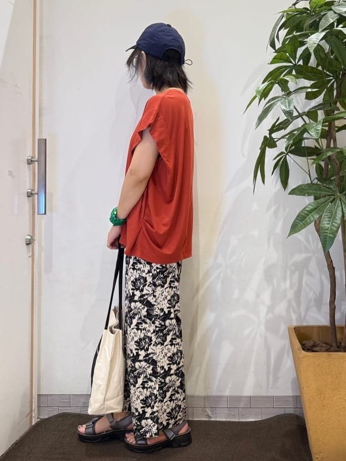 misakiさんの「SHOO･LA･RUE｜【S-LL/ひんやり/UV】二の腕をきれいにカバー ショルダータックトップス」を使ったコーディネート
