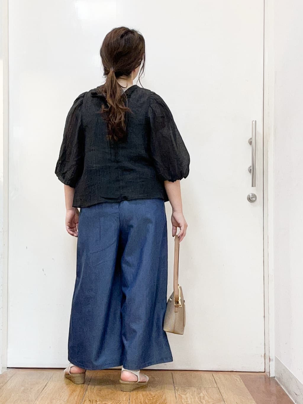 haruさんの「SHOO･LA･RUE｜【S-LL/前後2WAY】バルーンスリーブが華やか こなれ見えシアーブラウス」を使ったコーディネート