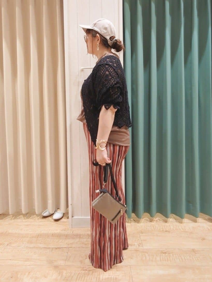 タガさんの「SHOO･LA･RUE｜【2WAY】大人のほんのり甘いスタイルに クロシェレースカーディガン」を使ったコーディネート