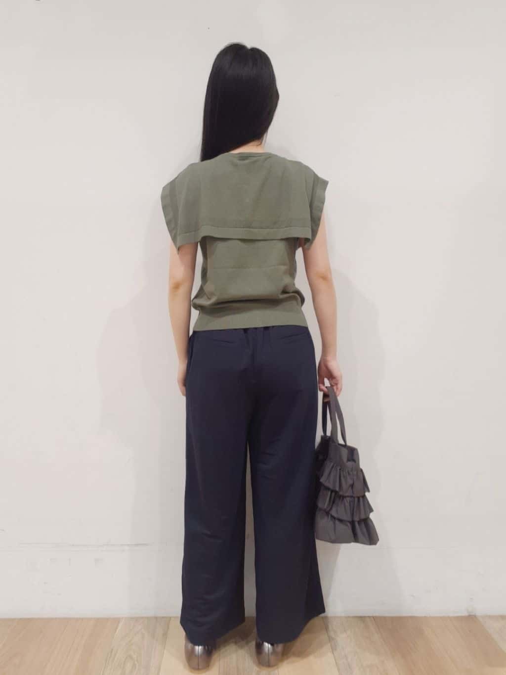 にこさんの「grove｜【接触冷感】見た目はきちんと、着心地はらくちん クロップドベイカーパンツ」を使ったコーディネート
