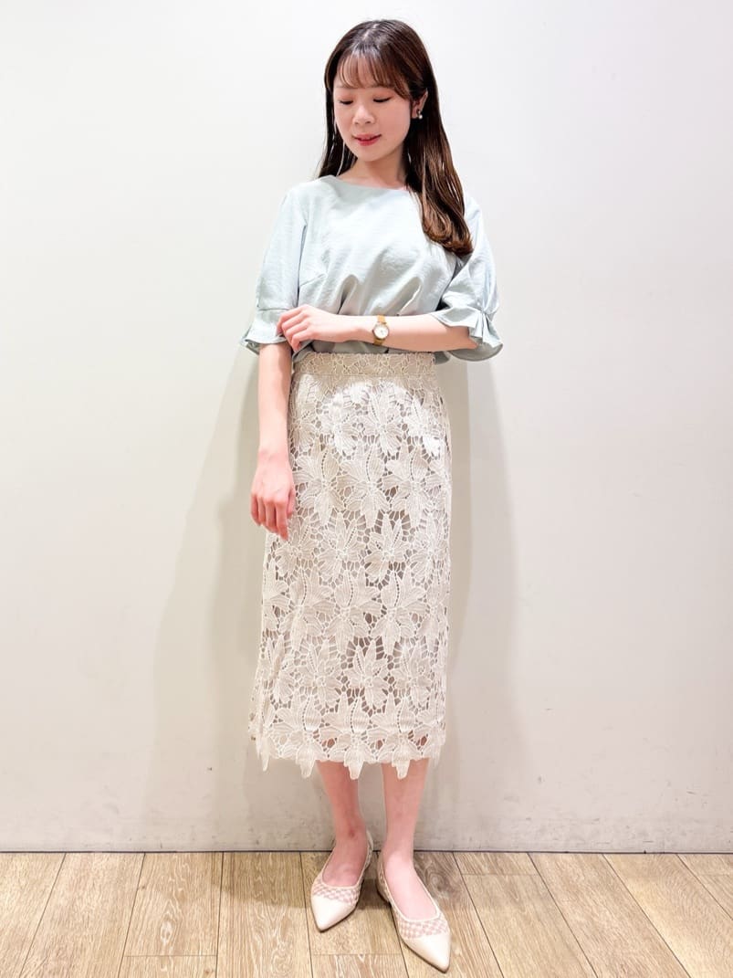 ayaさんの「index｜《8色展開／XS-LLサイズ》タックパフスリーブブラウス【洗濯機洗い可／吸水速乾／防シワ／抗ピル】」を使ったコーディネート