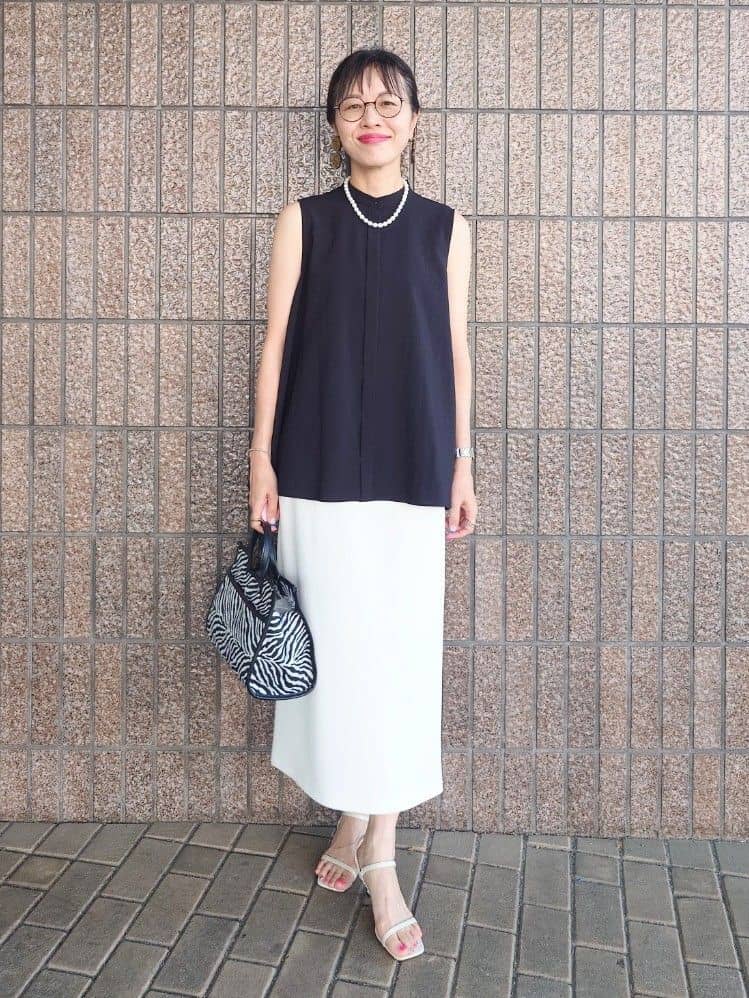 MUTSUKOさんの「UNTITLED｜【接触冷感/吸水速乾】フレアバックシャンブラウス」を使ったコーディネート