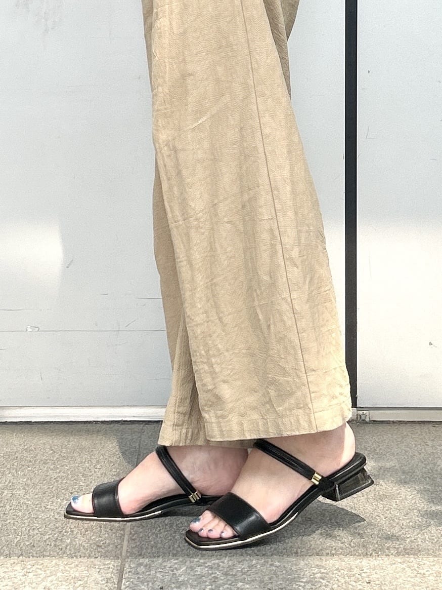 machikoさんの「ESPERANZA｜スクエアトゥクリアローヒールサンダル」を使ったコーディネート