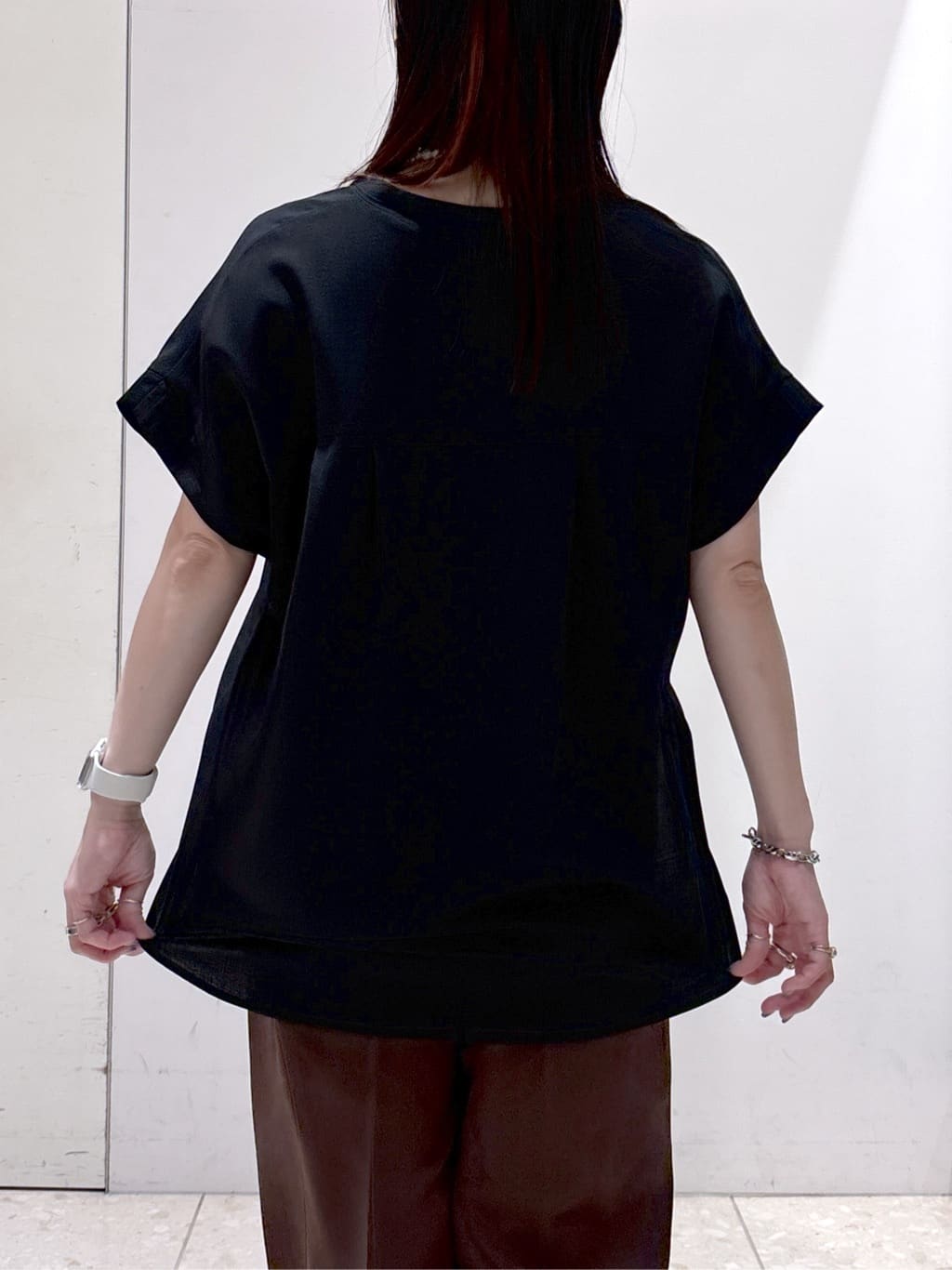 mameさんの「OPAQUE.CLIP｜《7色展開／SS-LLサイズ》ストレッチスキッパーブラウス／セットアップ対応【洗濯機洗い可／防シワ】」を使ったコーディネート