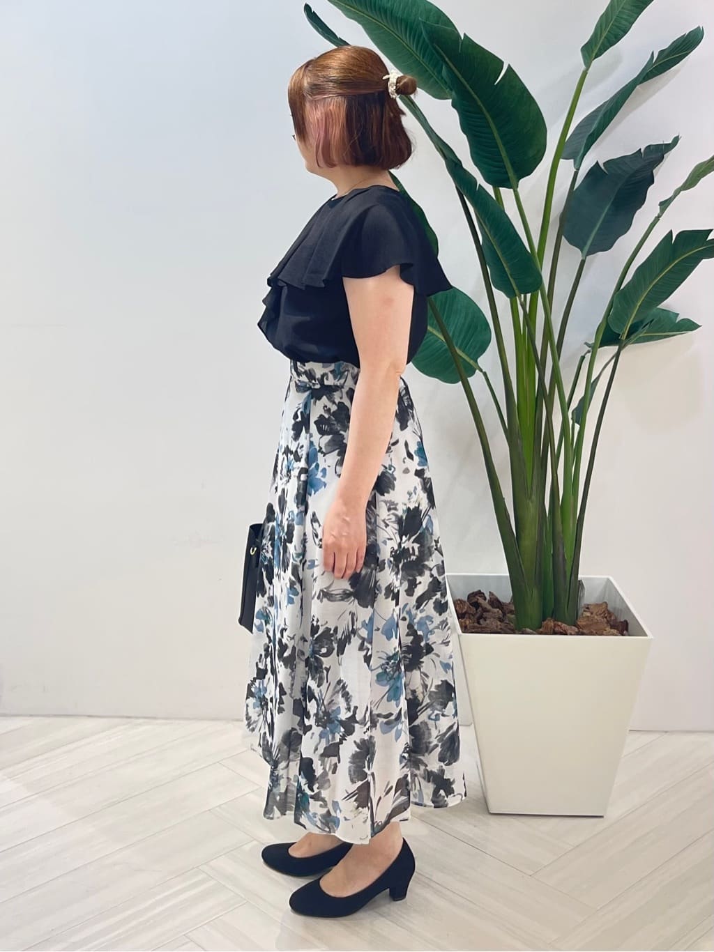 Tomoさんの「UNTITLED｜【きれいめ/洗える/フリル】ラッフルシアーブラウス」を使ったコーディネート