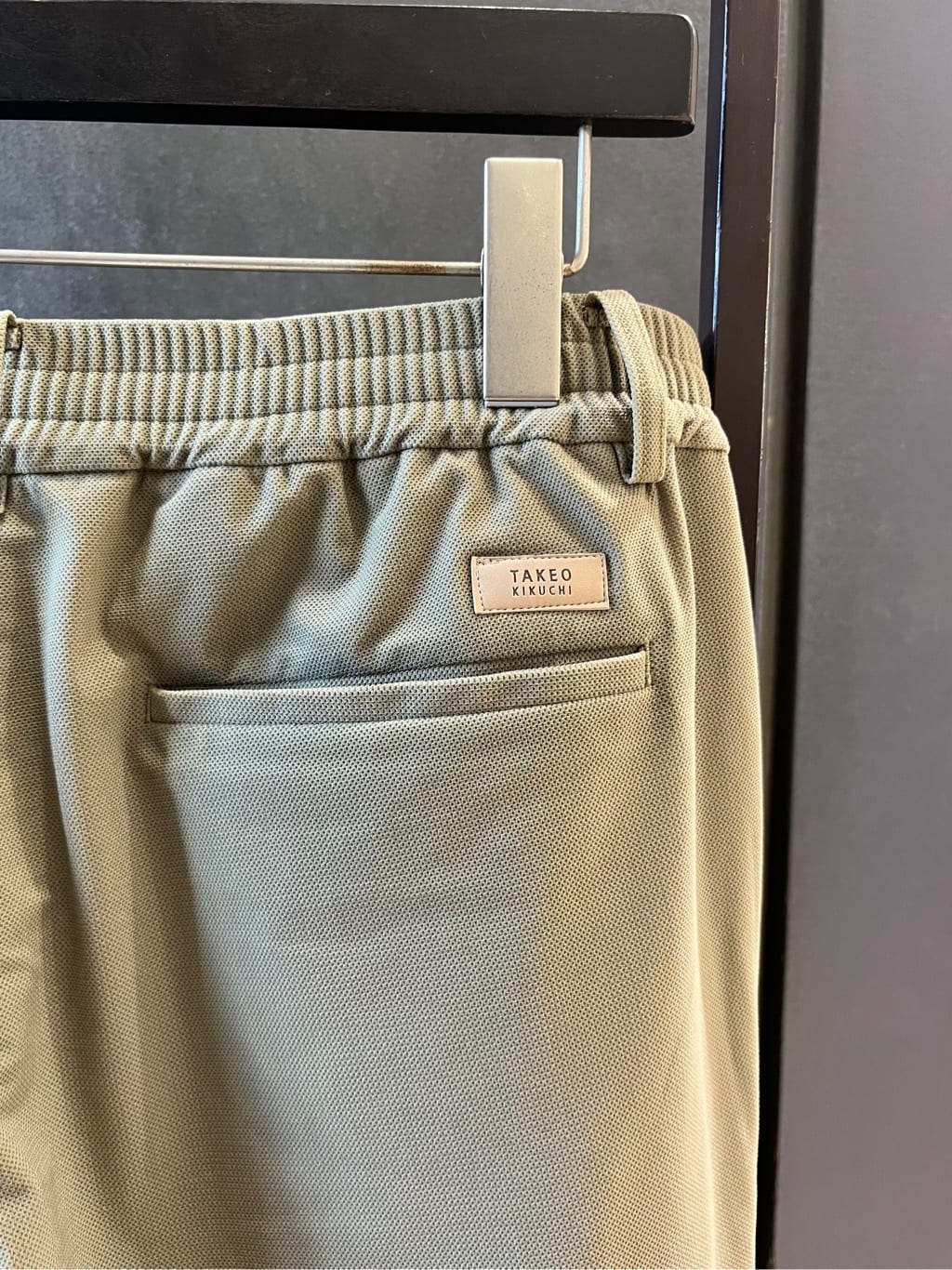 uedaさんの「TAKEO KIKUCHI｜【COOL CITY WEAR】エアートール パンツ /接触冷感・通気性」を使ったコーディネート